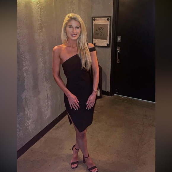 Meet your Posher, Mackenzie - Picture 1 of 1